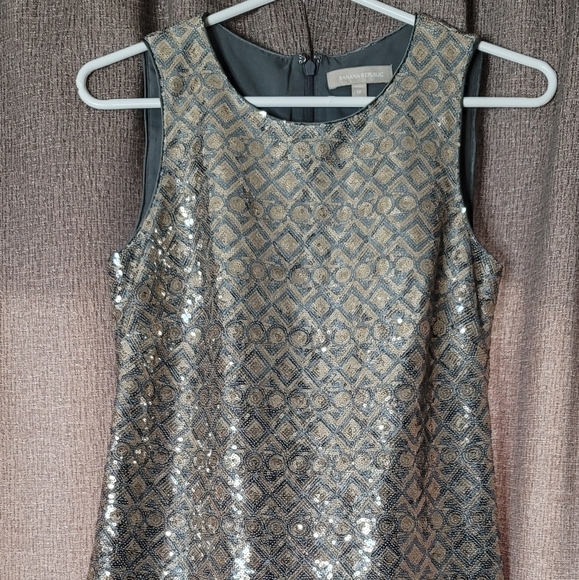 Banana Republic Sequin shift dress - Picture 12 of 17